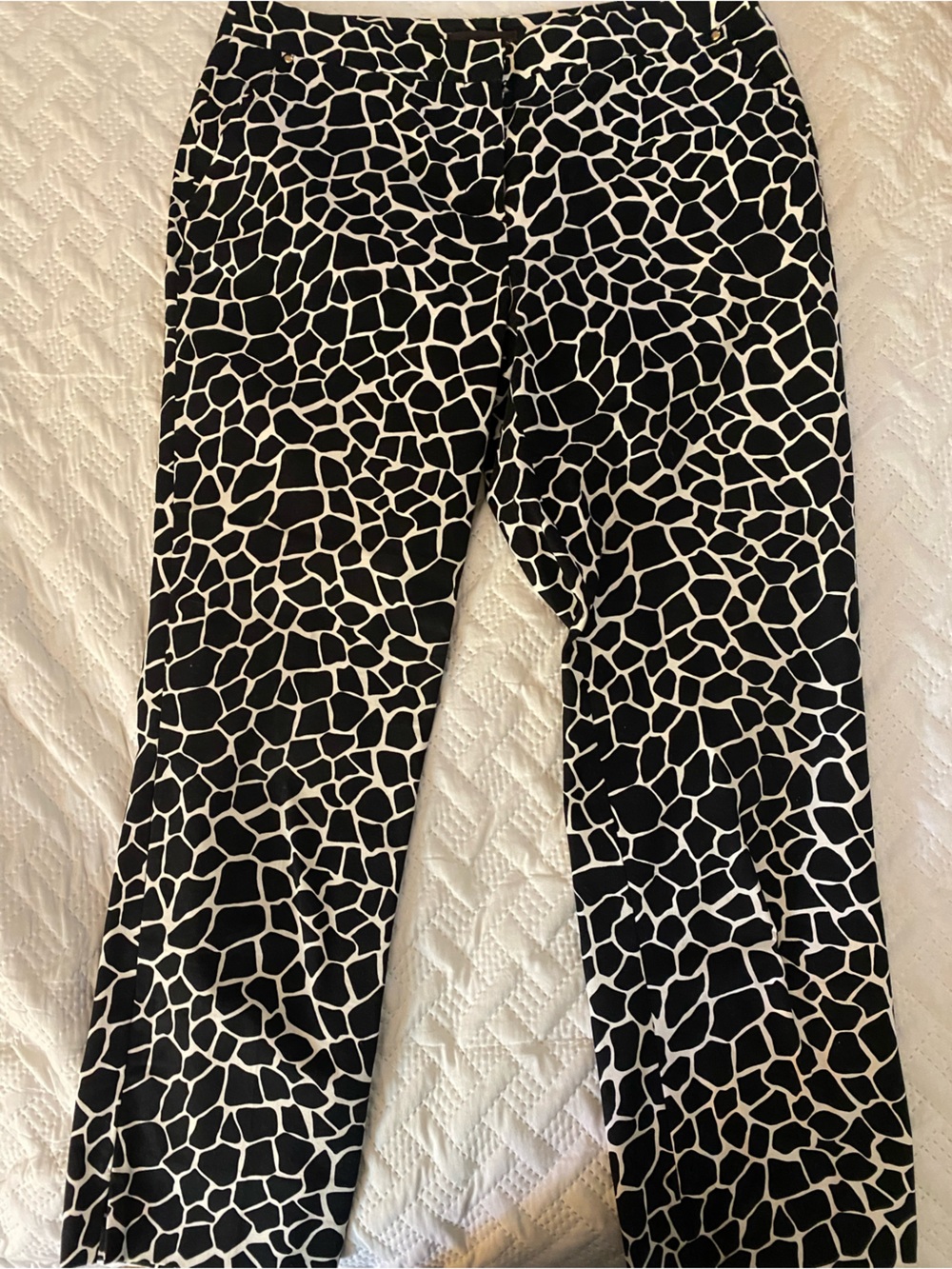 Dana Buchman Black and White Giraffe-Print Skinny Pants